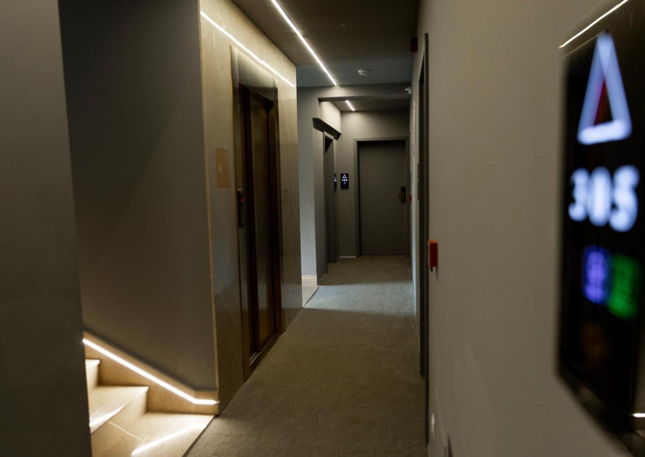Hotel Opera Pristina Esterno foto