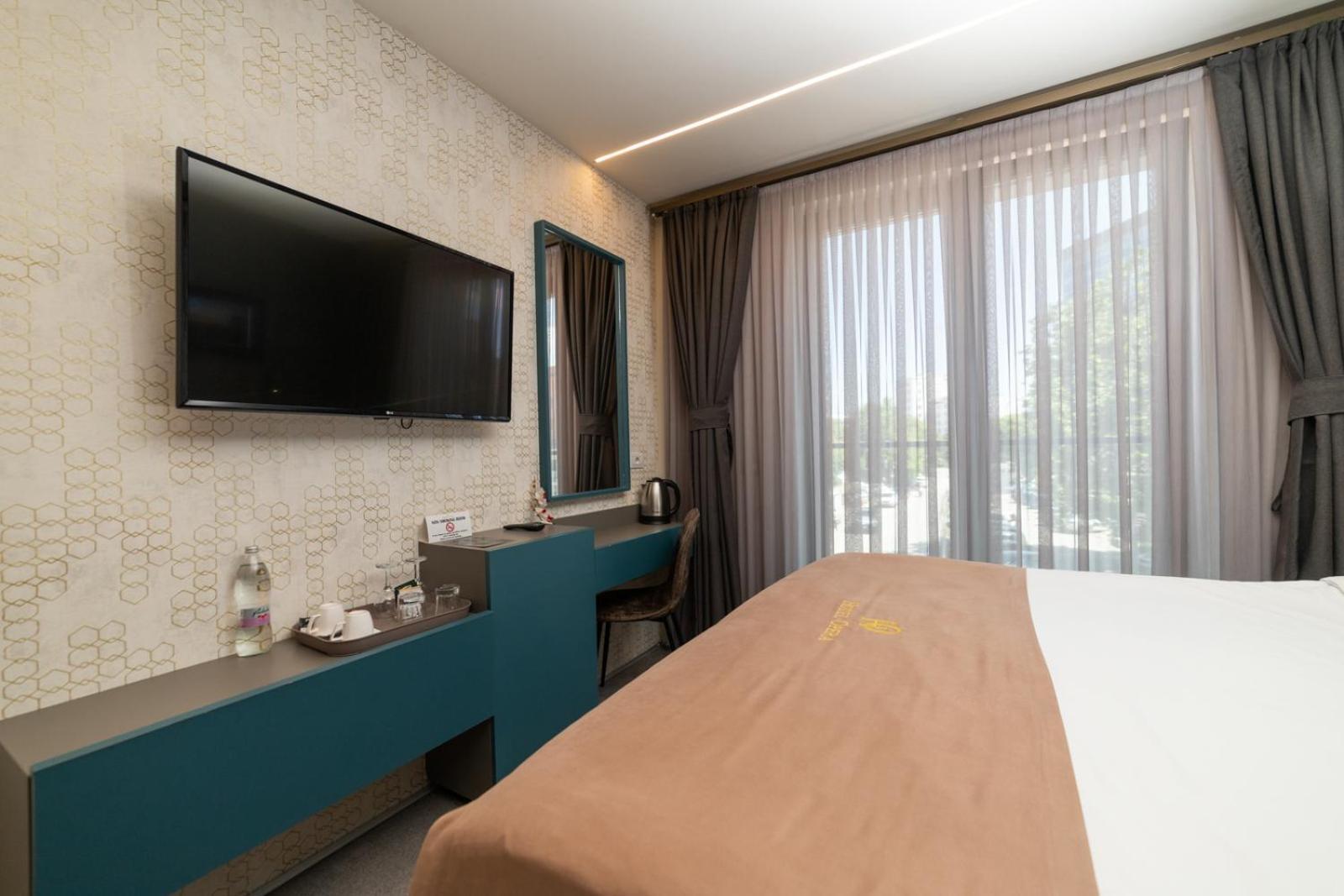 Hotel Opera Pristina Esterno foto