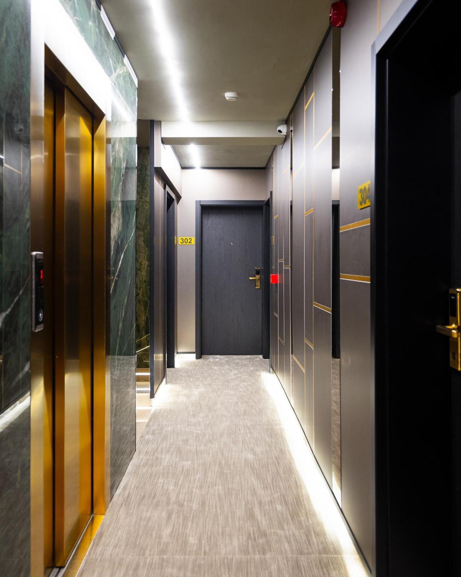 Hotel Opera Pristina Esterno foto