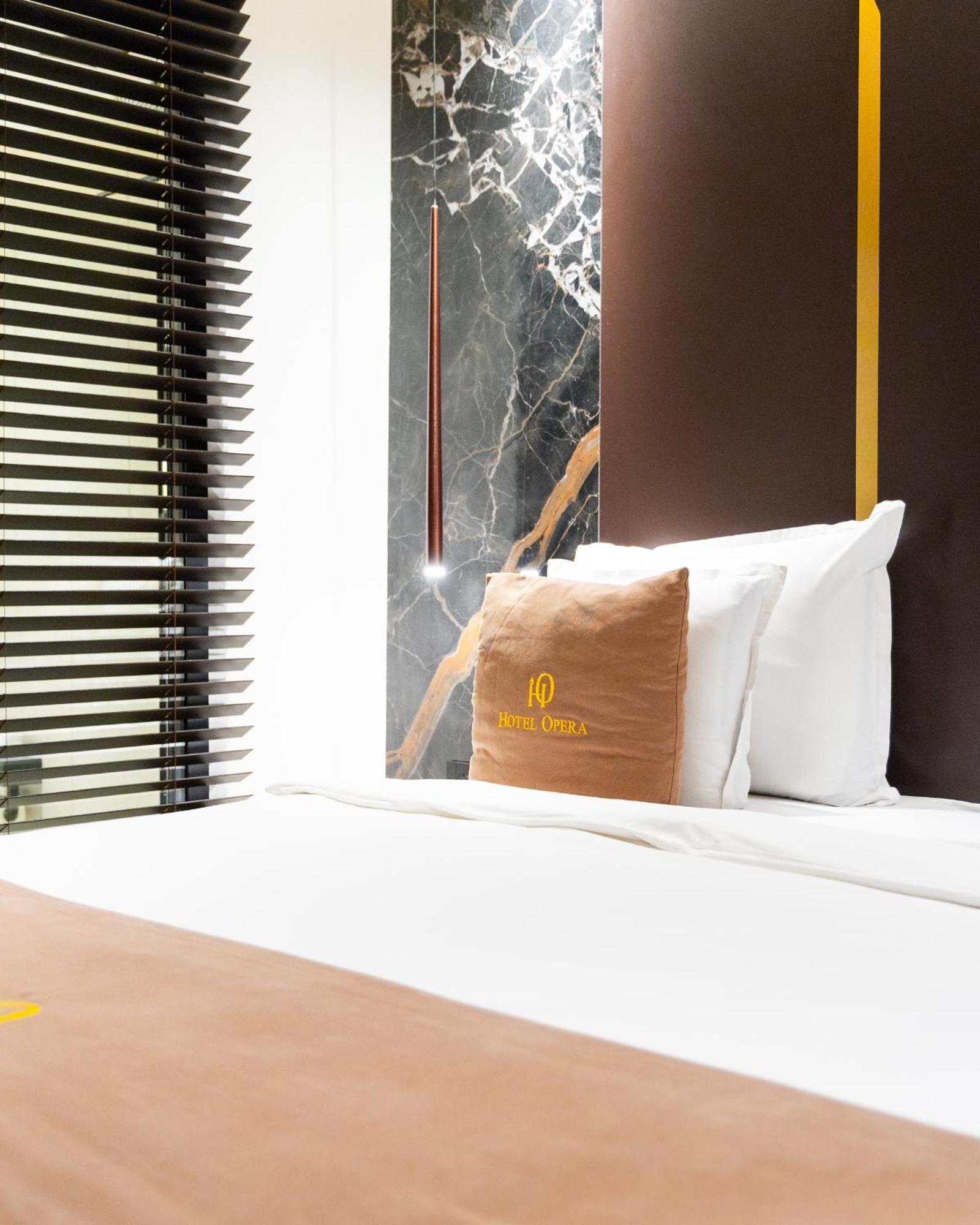 Hotel Opera Pristina Esterno foto