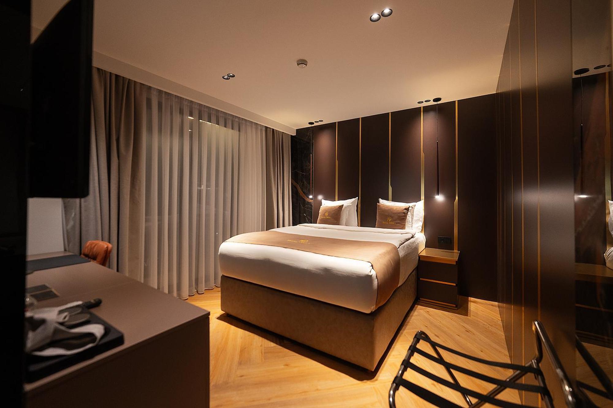 Hotel Opera Pristina Esterno foto