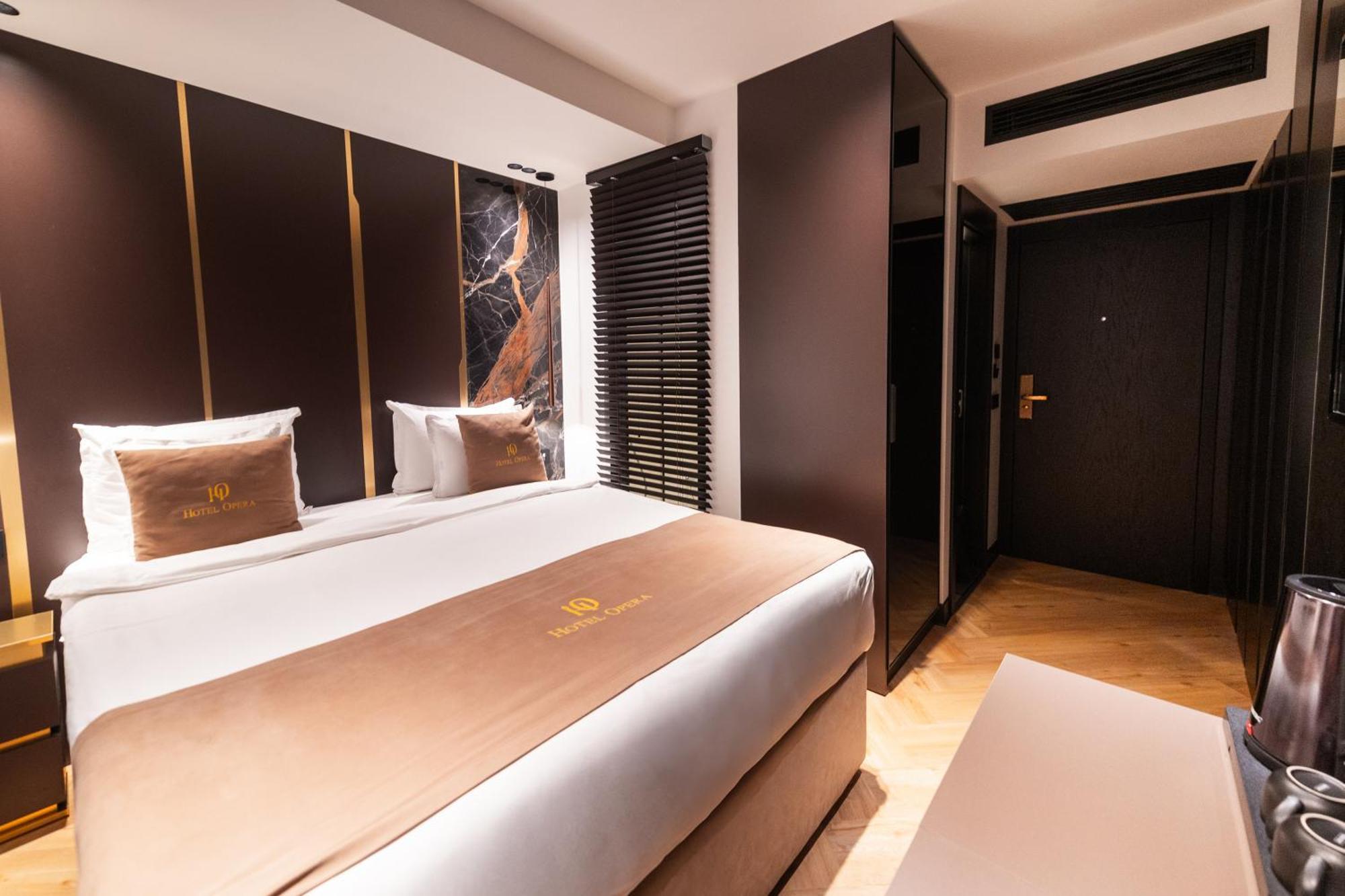 Hotel Opera Pristina Esterno foto