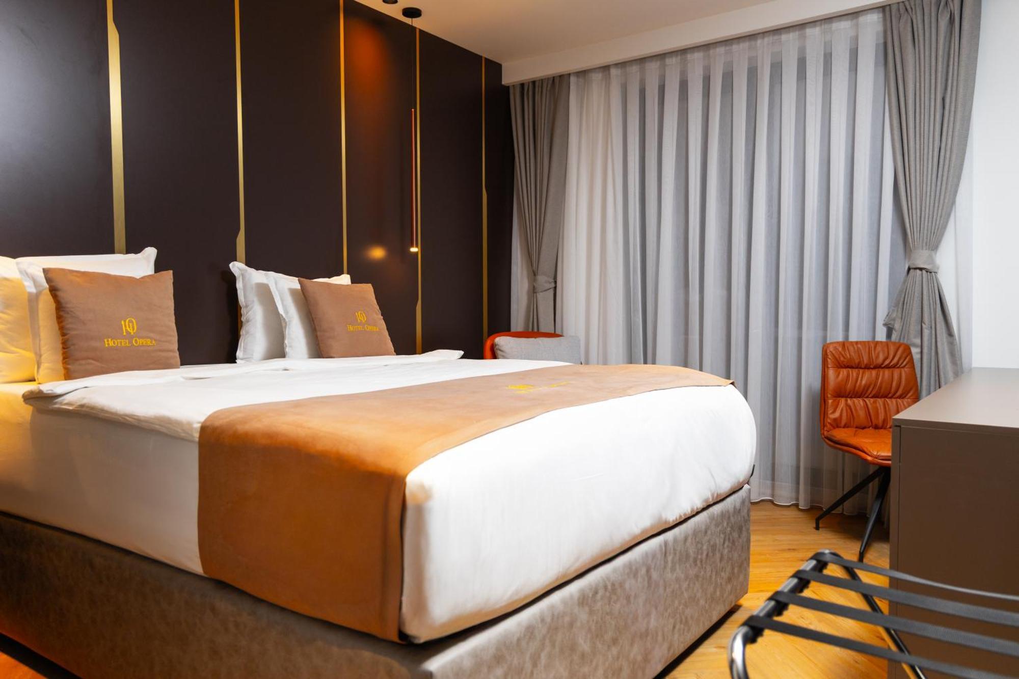 Hotel Opera Pristina Esterno foto
